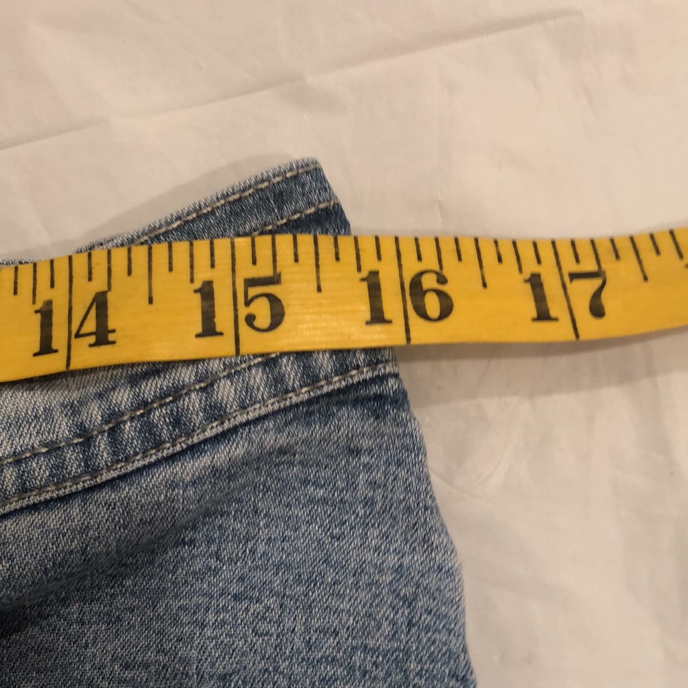 Gloria Vanderbilt Demin Jean Shorts size 14 - Picture 10 of 16